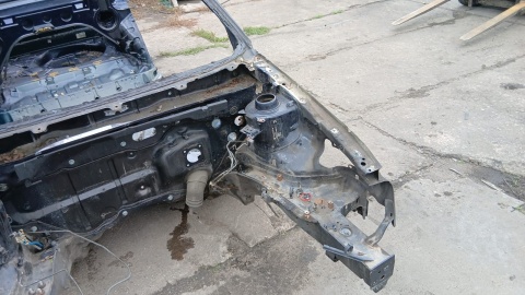 Ćwiartka podłużnica lewa przód kielich VW GOLF MK3.5 III IV CABRIO 98-02