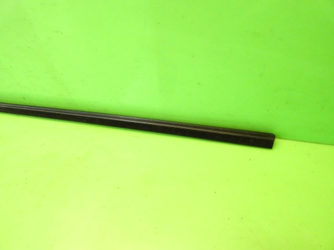 Listwa zgarniająca lewa przód VW GOLF MK3.5 III IV CABRIO 98-02