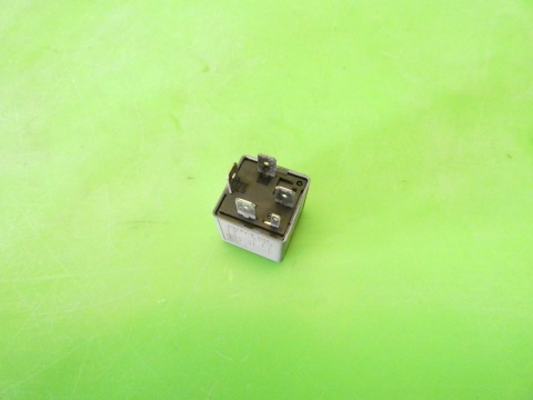 Przekaźnik 429 1J0906381 SEAT IBIZA III 6L 1.2 12V 02-05