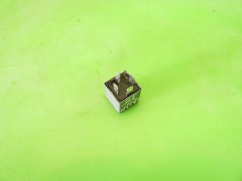 Przekaźnik 429 1J0906381 SEAT IBIZA III 6L 1.2 12V 02-05