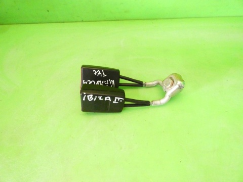 Zapięcie zatrzask pasa lewy środek tył SEAT IBIZA III 6L 3D 02-05