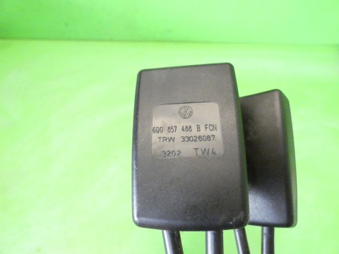 Zapięcie zatrzask pasa lewy środek tył SEAT IBIZA III 6L 3D 02-05