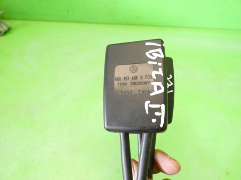 Zapięcie zatrzask pasa lewy środek tył SEAT IBIZA III 6L 3D 02-05