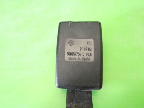 Zapięcie zatrzask pasa prawy przód 6Q0857756D SEAT IBIZA III 6L 3D 02-05