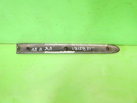 Listwa błotnika lewa tył 6L3853535 SEAT IBIZA III 6L 3D 02-05