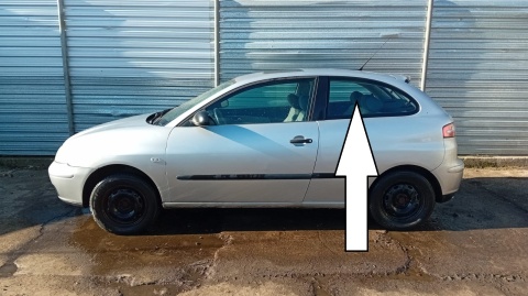 Szyba karoseryjna uchylna lewa tył SEAT IBIZA III 6L 3D 02-05