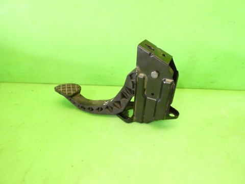 Pedał sprzęgła 6Q1721059F SEAT IBIZA III 6L 1.2 12V 02-05