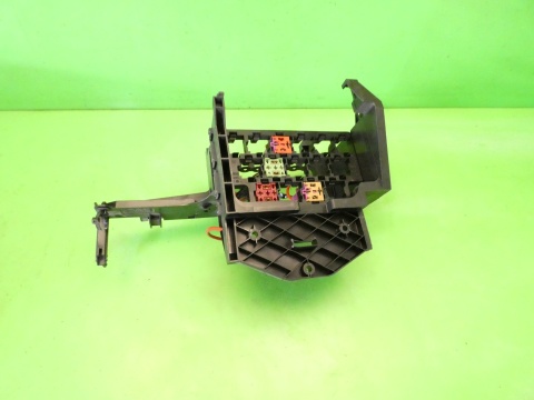 Skrzynka przekaźników 6Q0972595A SEAT IBIZA III 6L 1.2 12V 02-05