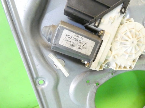 Mechanizm podnośnik silniczek lewy przód 6L3837752AD SEAT IBIZA III 6L 3D