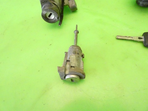 Zestaw wkładek wkładki stacyjka korek paliwa SEAT IBIZA III 6L 3D 02-05