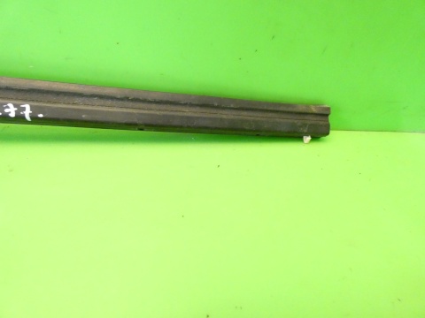 Listwa zgarniająca prawa przód 6L3837478 SEAT IBIZA III 6L 3D 02-05