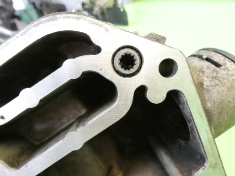 Podstawa chłodniczki filtra oleju 06A115417 AUDI A3 8L 1.8T 96-00