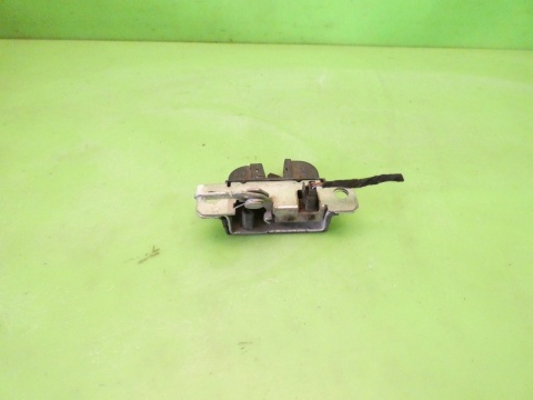 Zamek klapy tył bagażnika 6L6827505A SEAT IBIZA III 6L 02-05