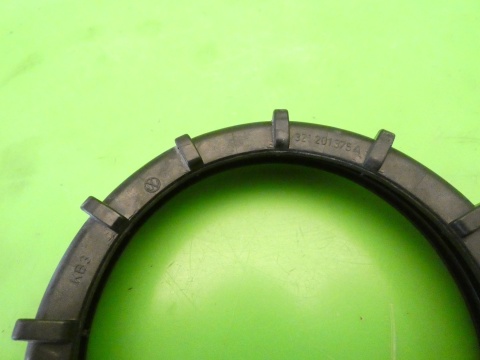 Nakrętka zbiornika paliwa 321201375A SEAT IBIZA III 6L 1.2 12V