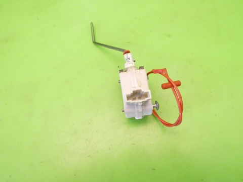 Siłownik zamka centralnego klapki wlewu paliwa AUDI A3 8P FL 5D 08-13