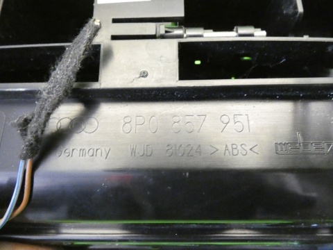 Popielniczka przód 8P0857951 AUDI A3 8P FL 08-13