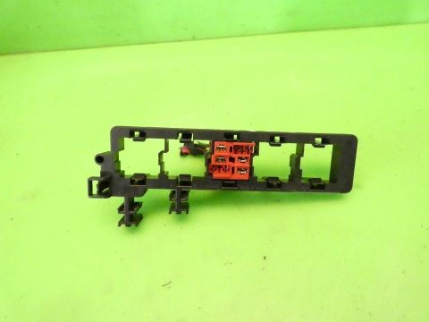 Listwa skrzynka przekaźników 1K1937503 AUDI A3 8P FL 1.4 TFSI 08-13