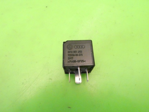 Przekaźnik 643 8K0951253 AUDI A3 8P FL 1.4 TFSI 08-13
