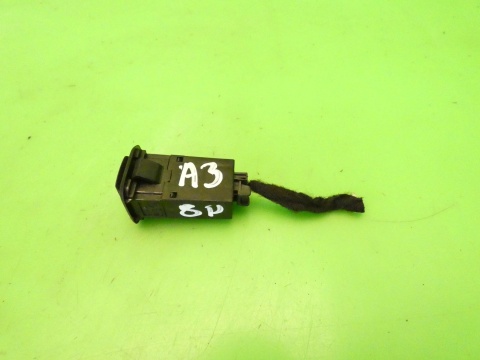 Gniazdo złącze port aux 8J0035475 AUDI A3 8P FL 08-13