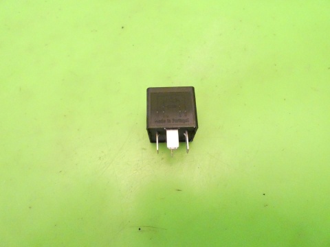 Przekaźnik 643 8K0951253 AUDI A3 8P FL 1.4 TFSI 08-13