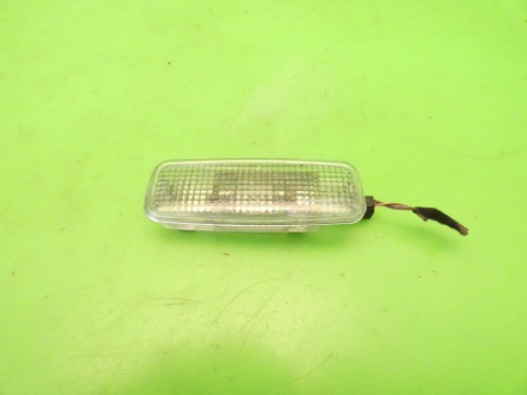 Lampka oświetlenie podsufitki lewa przód 4E0947105 AUDI A3 8P FL 5D 08-13