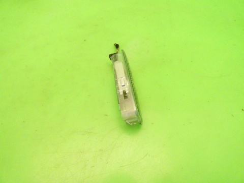 Lampka oświetlenie podsufitki lewa przód 4E0947105 AUDI A3 8P FL 5D 08-13