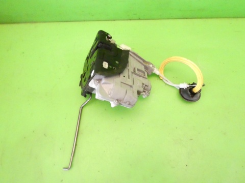 Centralny zamek prawy przód 4F1837016 7pin AUDI A3 8P FL 5D 08-13