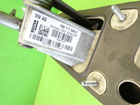 Lewarek dźwignia zmiany 6 biegów 1Q0711049C AUDI A3 8P FL 1.4 TFSI 08-13