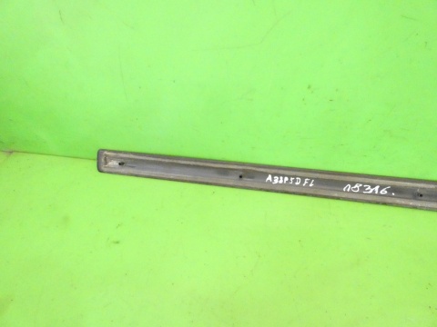 Listwa drzwiowa lewa przód 8P4853953A LZ7L AUDI A3 8P FL 5D 08-13