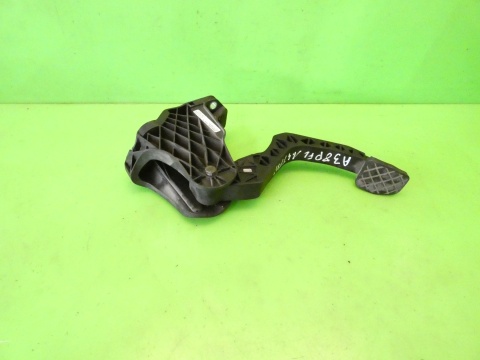 Pedał sprzęgła 1K1721059ER AUDI A3 8P FL 1.4 TFSI 08-13
