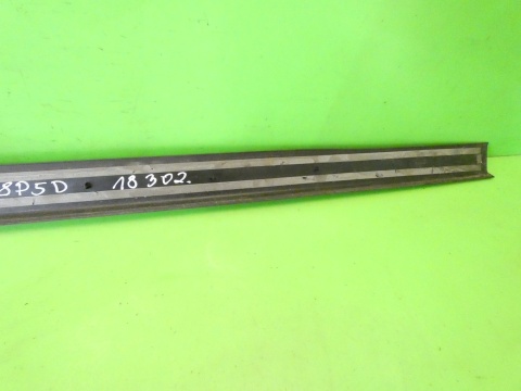 Listwa nakładka na próg prawa przód sline AUDI A3 8P FL 5D 08-13