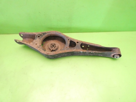 Wahacz poprzeczny prawy tył dół AUDI A3 8P FL 1.4 TFSI 5D 08-13