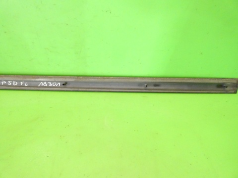 Listwa drzwiowa prawa przód 8P4853954A LZ7L AUDI A3 8P FL 5D 08-13