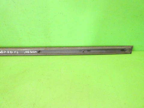 Listwa drzwiowa prawa przód 8P4853954A LZ7L AUDI A3 8P FL 5D 08-13