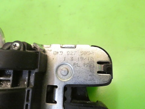 Centralny zamek klapy tył bagażnika 4pin 8K9927505A AUDI A3 8P FL 5D 08-13
