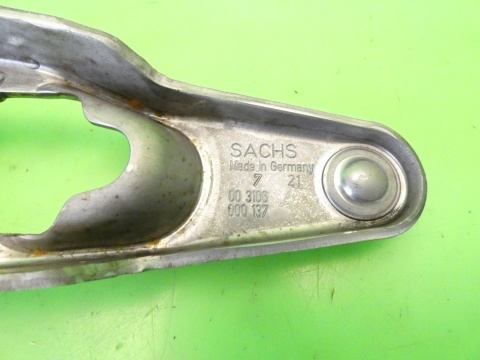 Łapa łożyska oporowego sprzęgła AUDI A3 8P FL 1.4 TFSI 08-13