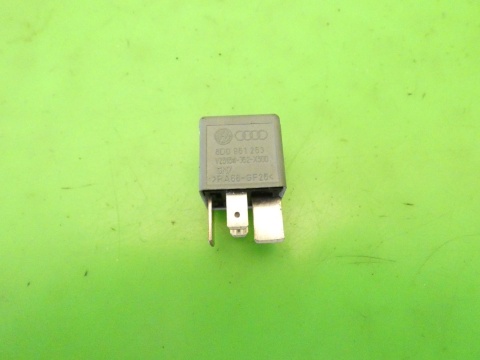 Przekaźnik 370 8D0951253 AUDI A3 8P FL 1.4 TFSI 08-13