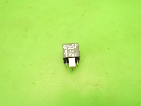 Przekaźnik 370 8D0951253 AUDI A3 8P FL 1.4 TFSI 08-13