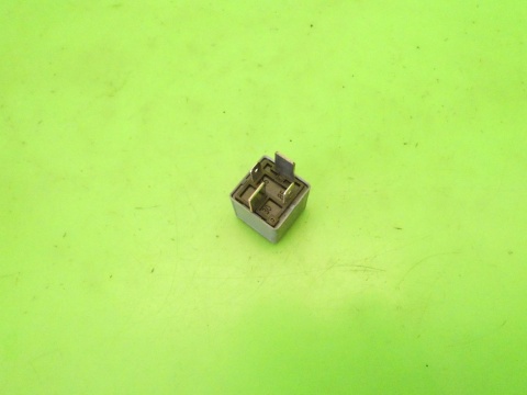 Przekaźnik 370 8D0951253 AUDI A3 8P FL 1.4 TFSI 08-13