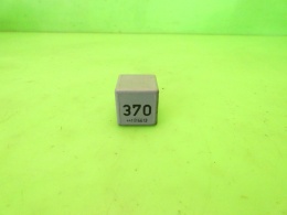 Przekaźnik 370 8D0951253 AUDI A3 8P FL 1.4 TFSI 08-13