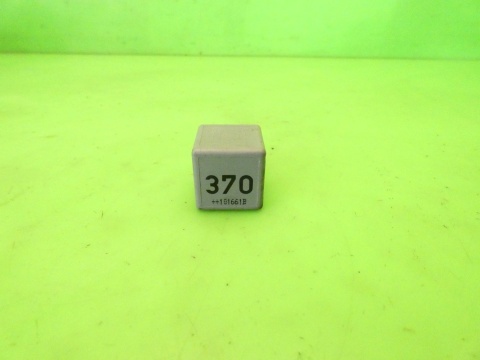 Przekaźnik 370 8D0951253 AUDI A3 8P FL 1.4 TFSI 08-13