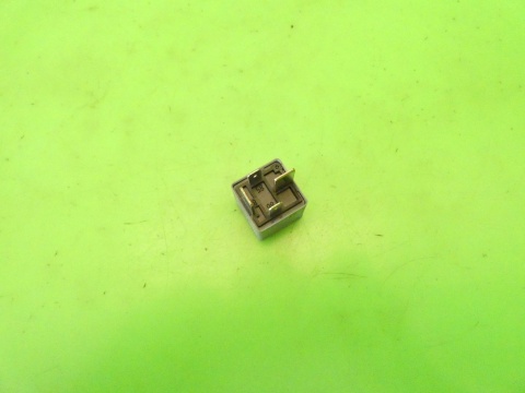 Przekaźnik 370 8D0951253 AUDI A3 8P FL 1.4 TFSI 08-13