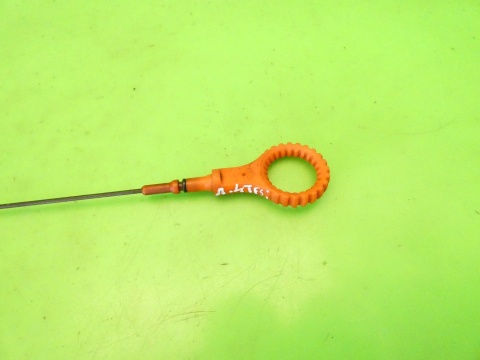 Miarka bagnet poziomu oleju 03C115611AD AUDI A3 8P FL 1.4 TFSI 08-13