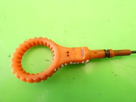 Miarka bagnet poziomu oleju 03C115611AD AUDI A3 8P FL 1.4 TFSI 08-13