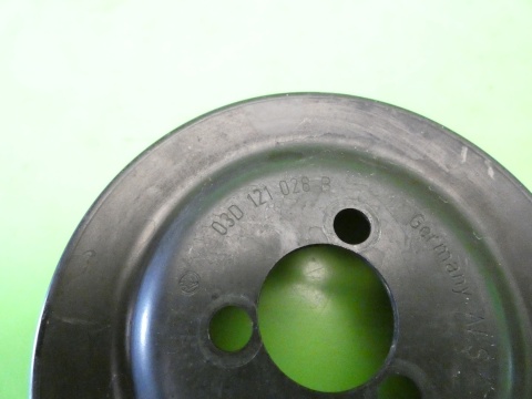 Koło pasowe pompy wody 03D121028B AUDI A3 8P FL 1.4 TFSI 08-13