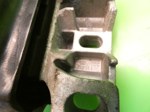 Łapa poduszka skrzyni biegów 1K0199555L AUDI A3 8P FL 1.4 TFSI 08-13