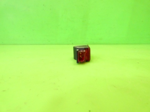 Lampka boczka prawa przód obrys AUDI A3 8P FL 5D SPORTBACK 08-13