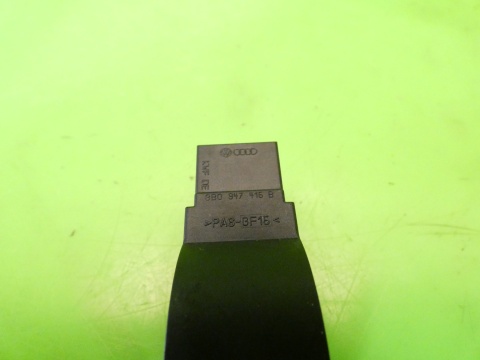 Lampka boczka prawa przód obrys AUDI A3 8P FL 5D SPORTBACK 08-13