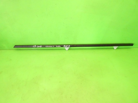 Listwa zgarniająca lewa przód AUDI A3 8P FL 5D 08-13