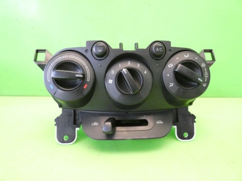 Panel sterowania nawiewem nawiewu klimatyzacji MAZDA 2 II DE 07-10
